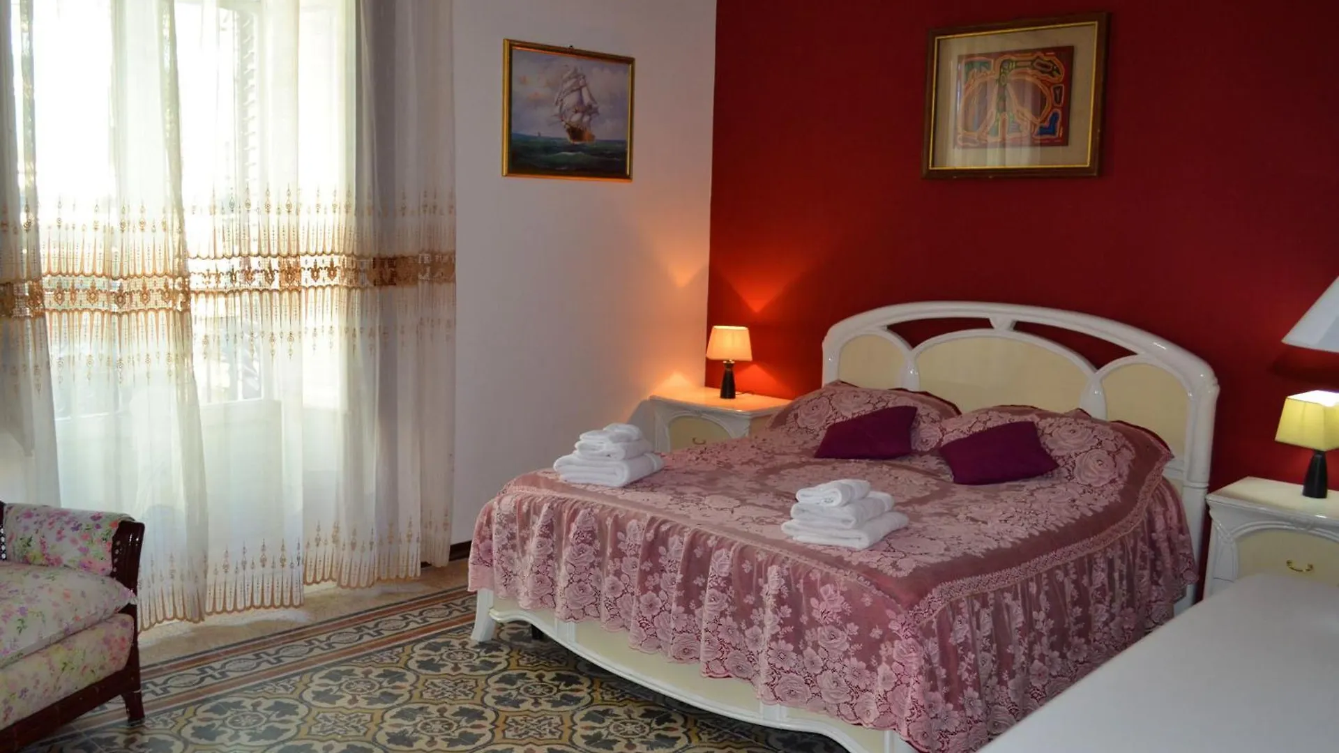 B&B Salinas contacts